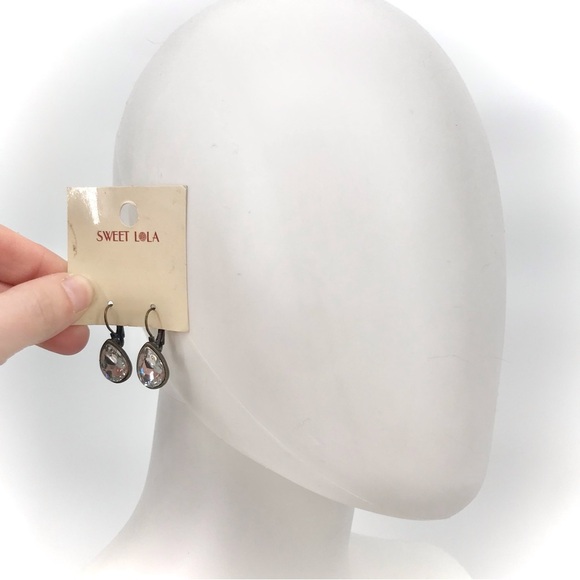 4 for $35🍄 Crystal Necklace and Earring Set - Picture 7 of 7